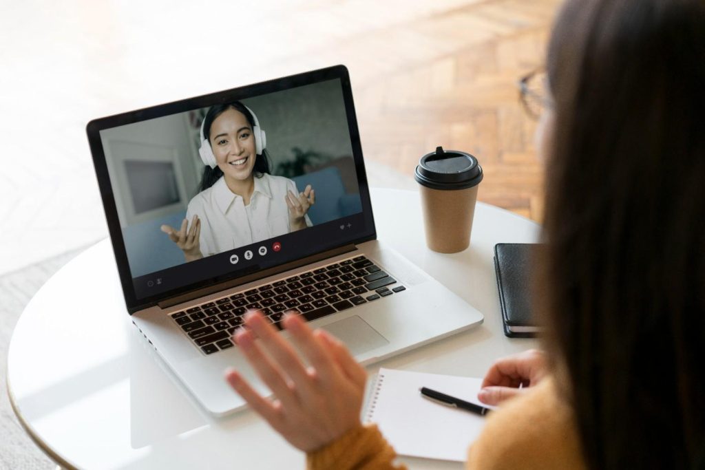 woman talking to real estate agent