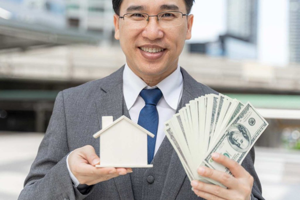 investment advice for expats